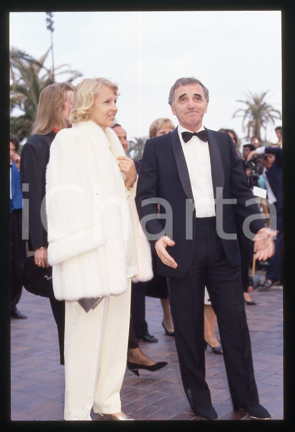 35mm vintage slide* 1990 CANNES Charles AZNAVOUR Ulla THORSELL Ritratto (6)