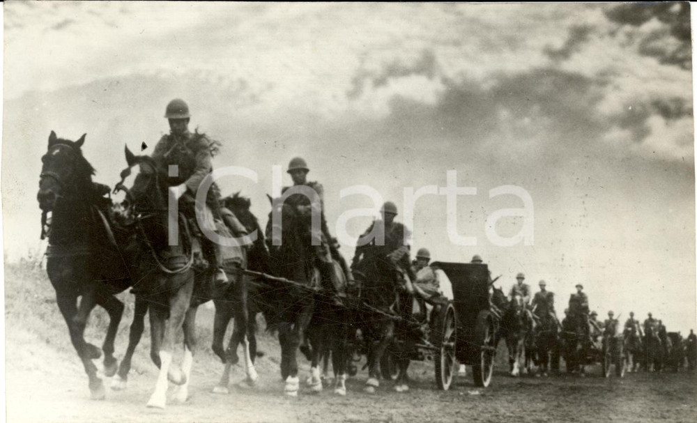 Fotografia d epoca originale 1942 LUZON FILIPPINE WW2 Sbarco dell artiglieria giapponese a cavallo Foto 1
