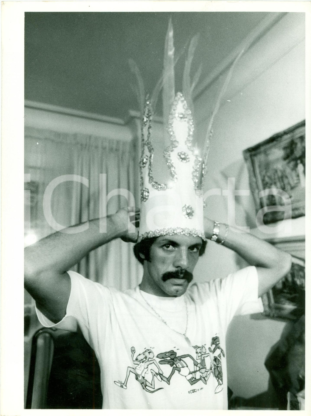 Fotografia d epoca originale 1983 RIO DE JANEIRO Leovegildo JUNIOR in costume da CARNEVALE Foto 1