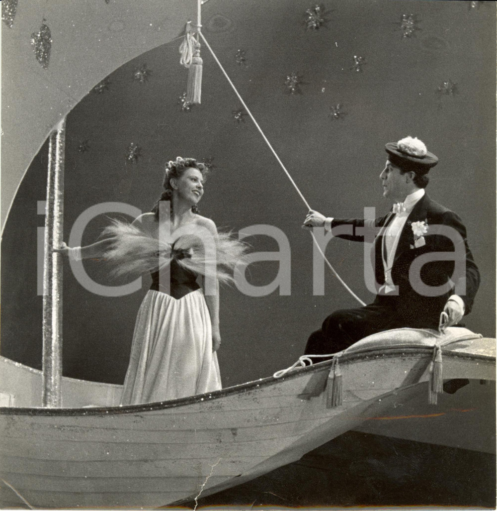 Fotografia d epoca originale 1941 GERMANIA Cinema  Dora KOMAR e Johannes HEESTERS Soltanto Tu Foto di scena 1