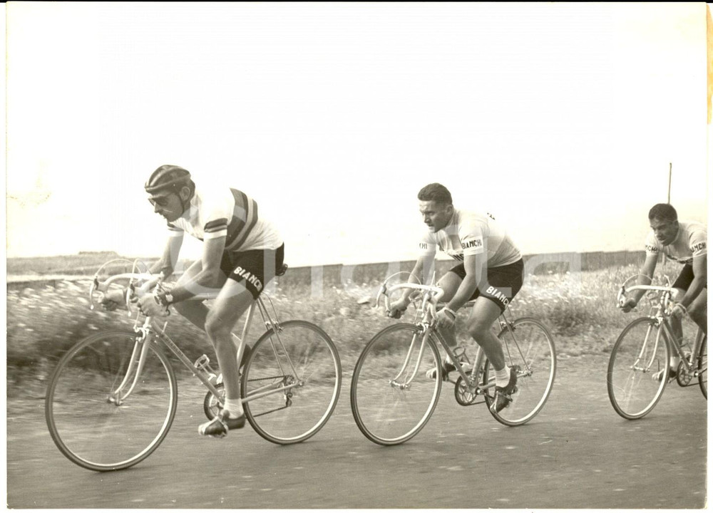 1954 GIRO D'ITALIA Area di PALERMO Fausto COPPI guida squadra BIANCHI - Foto