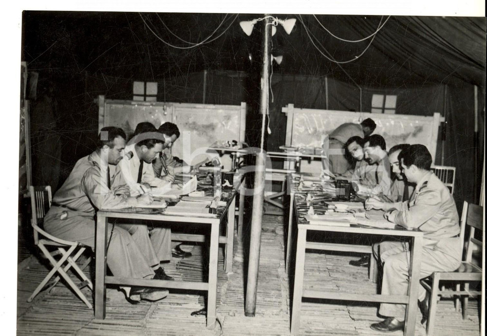 Fotografia d epoca originale 1960 ca TRAPANI Sezione operazioni aeree JOC durante le manovre interalleate 1