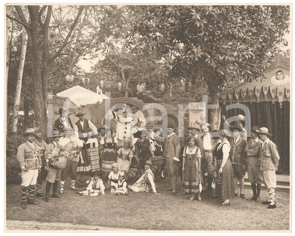 Fotografia d epoca originale 1920 ca BANGKOK  TEATRO ITALIANO  Compagnia in costume Foto RARA 28x23 2 1