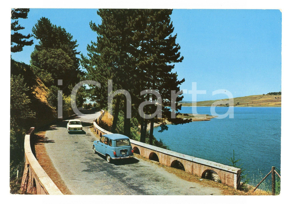 Cartolina originale da collezione 1971 COSENZA RENAULT 4 costeggia il Lago di CECITA Cartolina VINTAGE FG VG 1