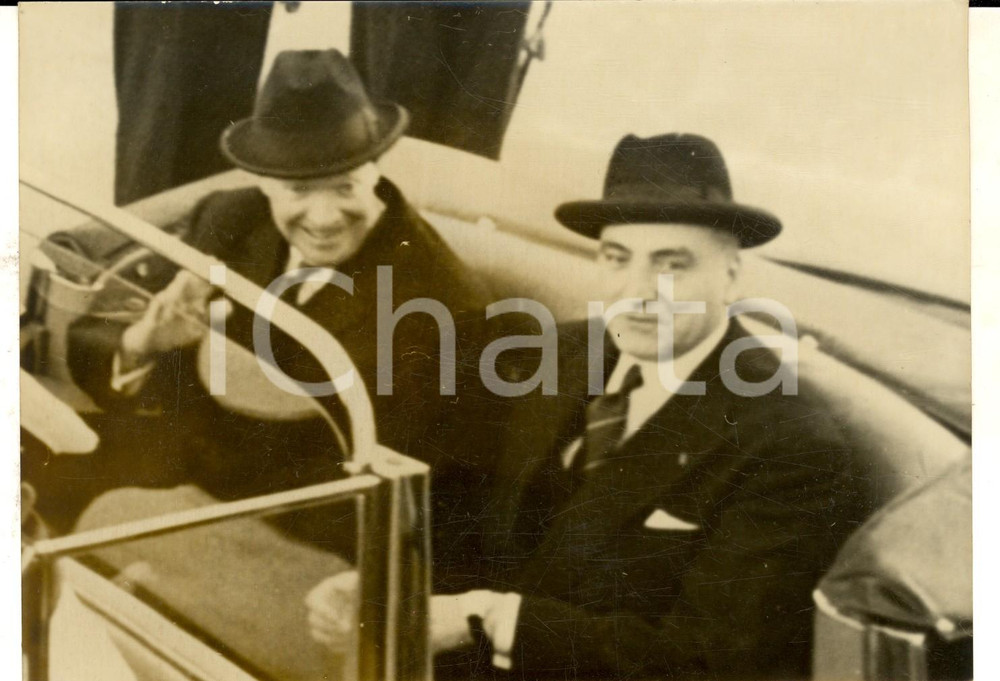 Fotografia d epoca originale 1959 PARIS Arrivo presidente Dwight EISENHOWER accompagnato da Louis JACQUINOT 1