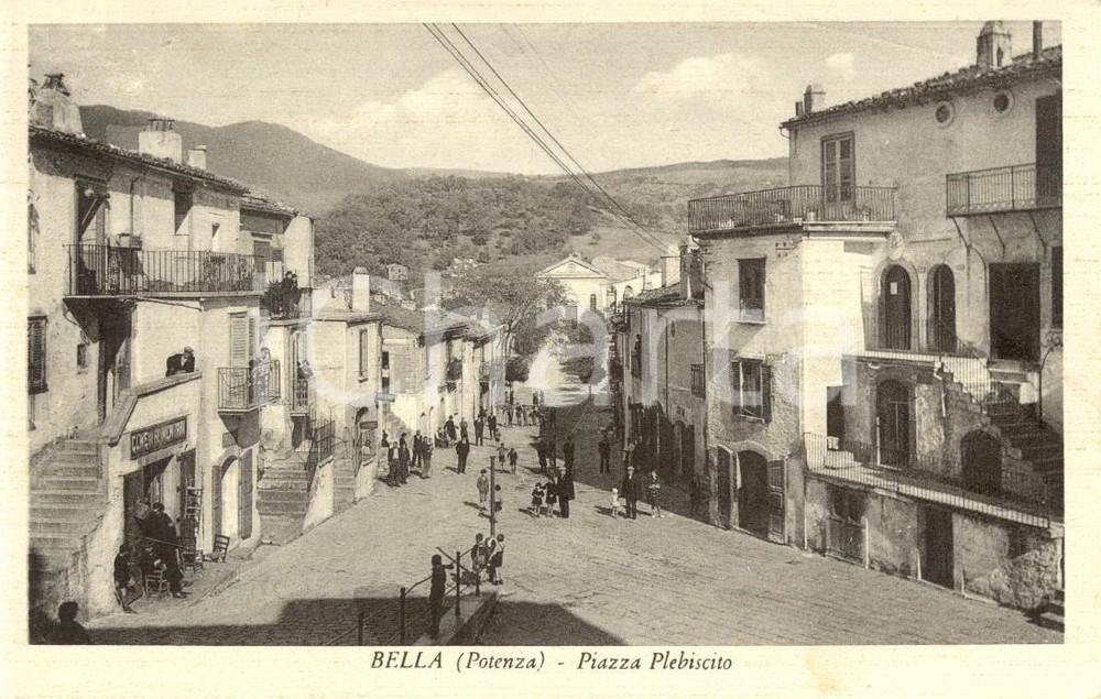 Cartolina originale da collezione 1954 BELLA (PZ) Veduta di piazza PLEBISCITO *Cartolina postale ANIMATA FP VG 1