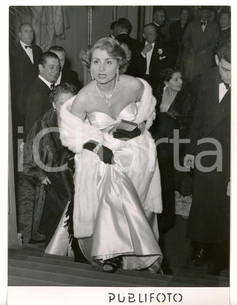 1954 MILANO Teatro alla Scala - La signora INVERNIZZI a "LA VESTALE" *Foto 13x18
