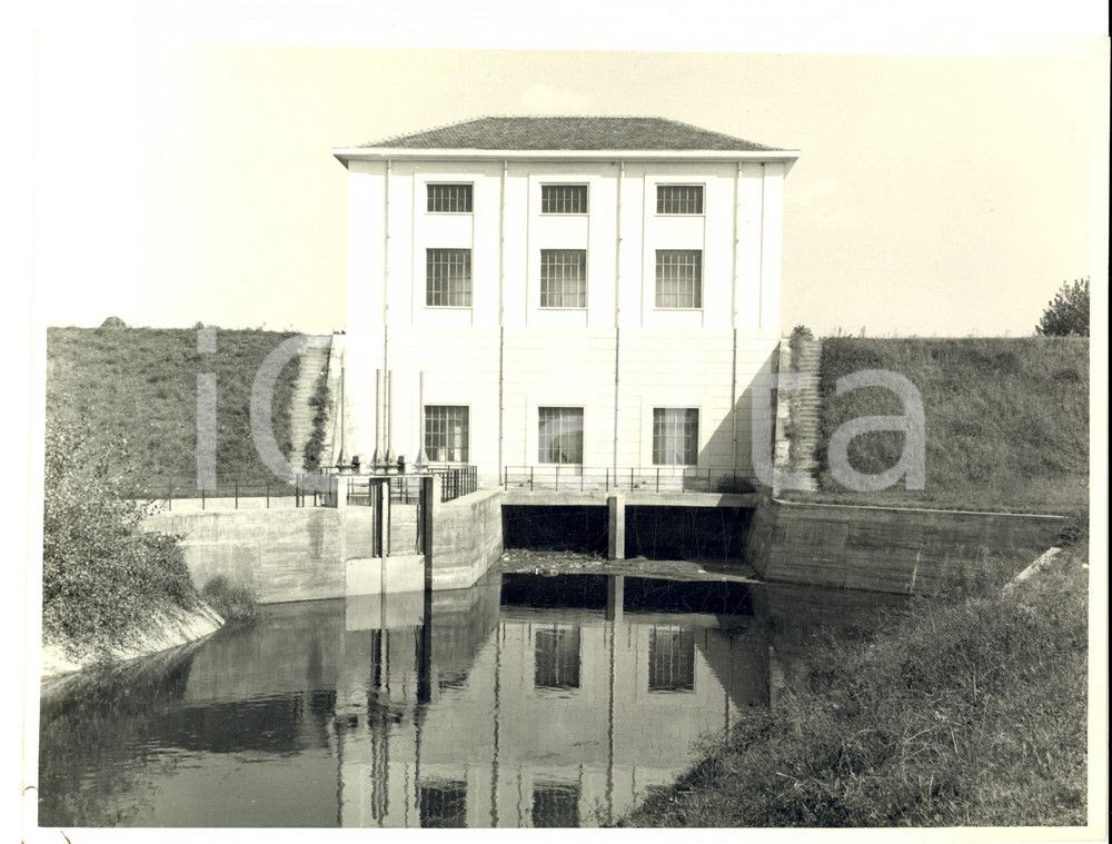 Fotografia d'epoca originale 1950 ca CHIGNOLO PO Nuova CHIAVICA DEL REALE - veduta frontale *Foto artistica 1