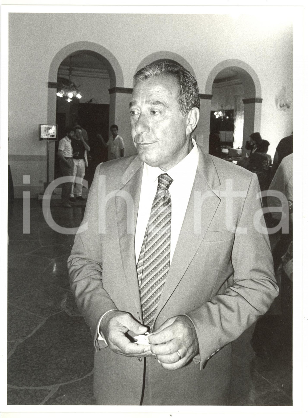 1990 ca ROMA Ritratto di Biagio AGNES direttore generale RAI (2) *Foto 18x24 cm