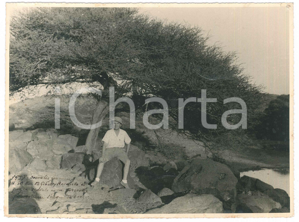 Fotografia d epoca originale 1937 SOMALIA FRANCESE  Area di GIBUTI  Colono presso un pozzo Foto 24x18 cm 1