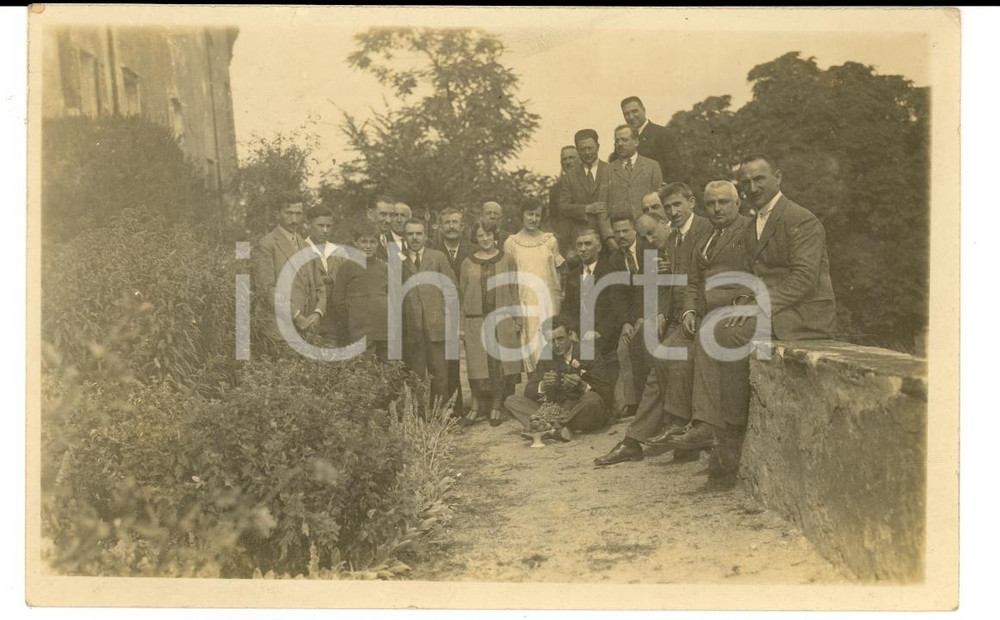 Fotografia d epoca originale 1927 ROVESCALA PV Foto di gruppo al Castello di LUZZANO FP NV 1