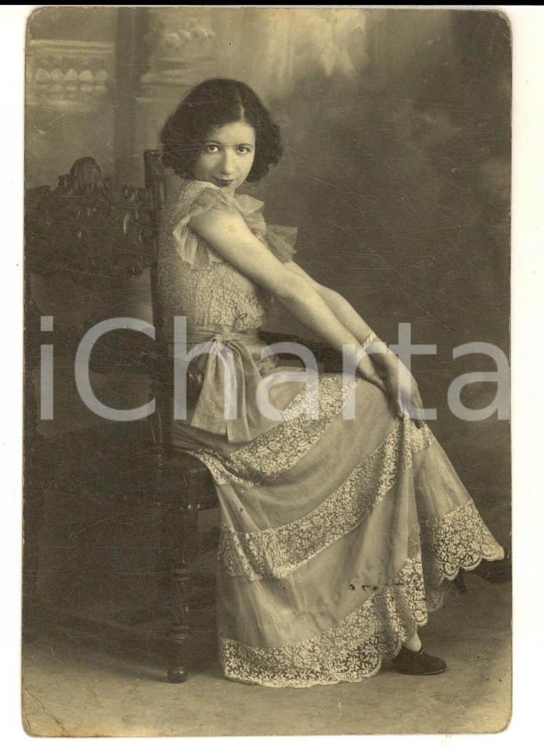 1940 ca ITALIA Ritratto di ballerina in posa ammiccante - Foto VINTAGE 10x13 cm