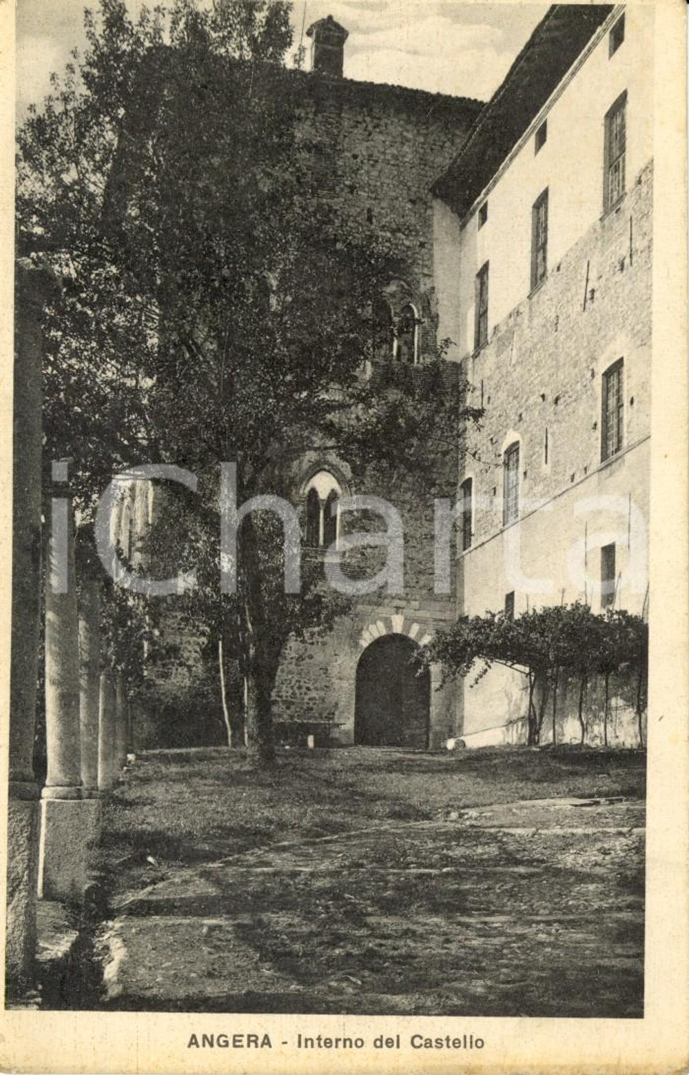 Cartolina originale da collezione 1936 ANGERA (VA) Veduta dell'interno della Rocca *Cartolina postale FP VG 1