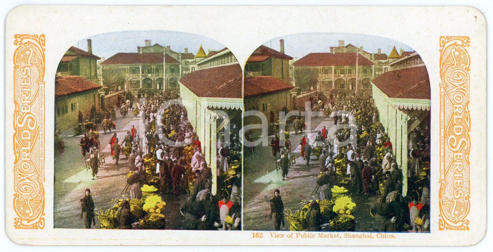 1905 ca SHANGHAI (CHINA) View of Public Market - Coloured Vintage Stereoview 162 Fotografia stereoscopica d'epoca, su cartoncino.FORMATO: 18x9 cmCONDIZIONI: G    originale e autentica 1