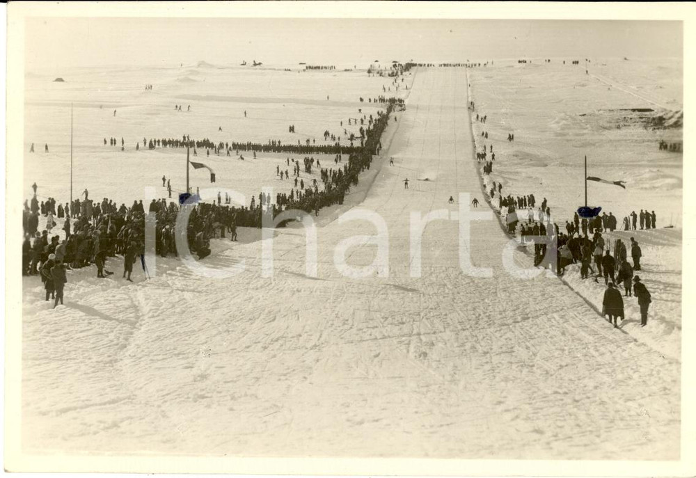 Fotografia d'epoca originale 1935 ca ASIAGO (VI) Folla domenicale sulle piste da sci 1