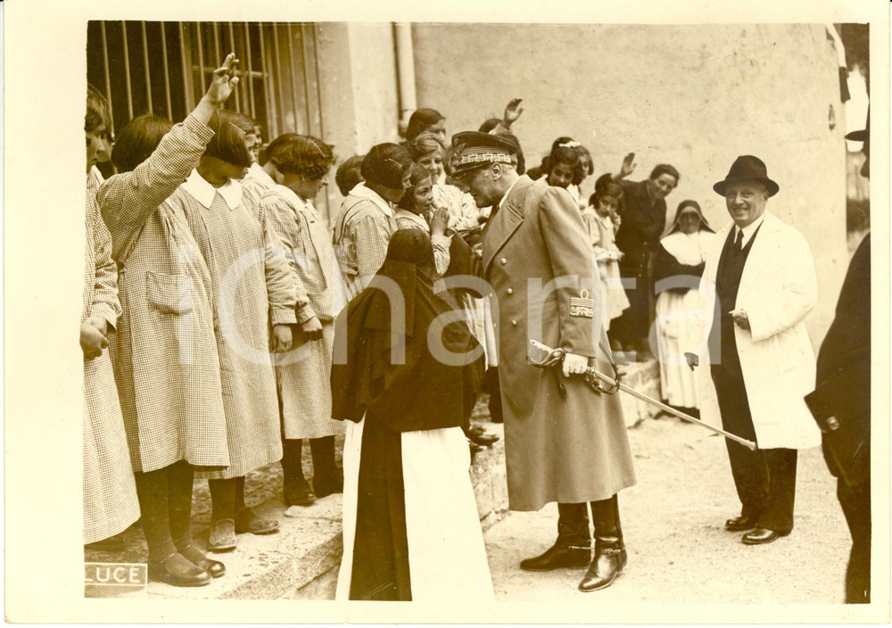 Fotografia d epoca originale 1938 ROMA Maresciallo Rodolfo GRAZIANI visita istituto ORFANI di GUERRA Foto 1