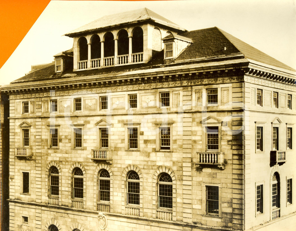 Fotografia d epoca originale 1932 NEW YORK USA La facciata della CASA ITALIANA Fotografia DANNEGGIATA 1
