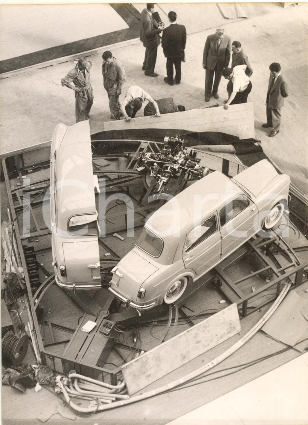 1953 PARIS Salon Automobile - Una FIAT aperta in due con motore al centro *Foto