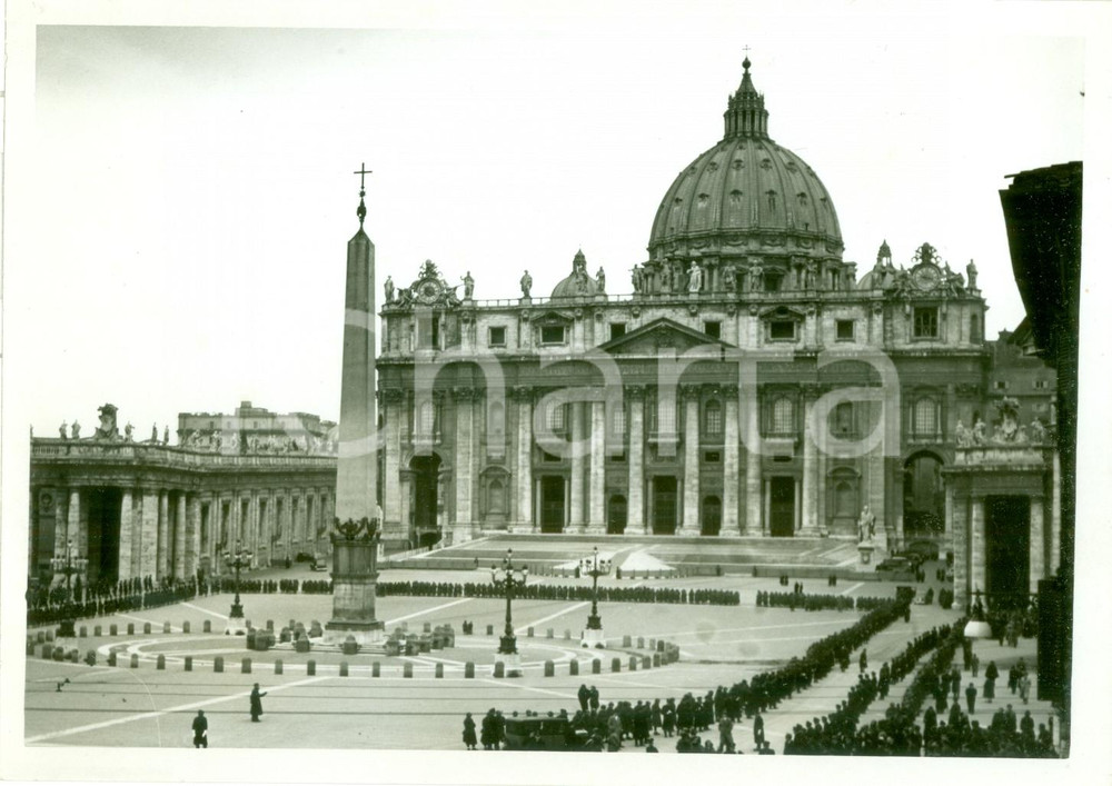 Fotografia d epoca originale 1939 CITTA  DEL VATICANO Folla in Piazza SAN PIETRO per tumulazione PIO XI Foto 1