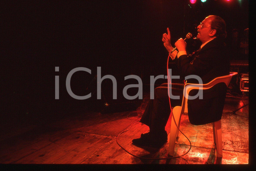 35mm vintage slide* 1989 MILANO Domenico MODUGNO canta ad un comizio del PSDI 23