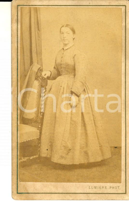 Fotografia d epoca originale 1870 ca MONTBELIARD F Ritratto di giovane donna Foto A. LUMIERE CDV 1