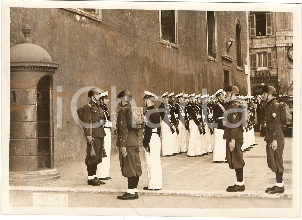Fotografia d epoca originale 1939 ROMA Cambio guardia ACCADEMIA FARNESINA a Palazzo VENEZIA Fotografia 1