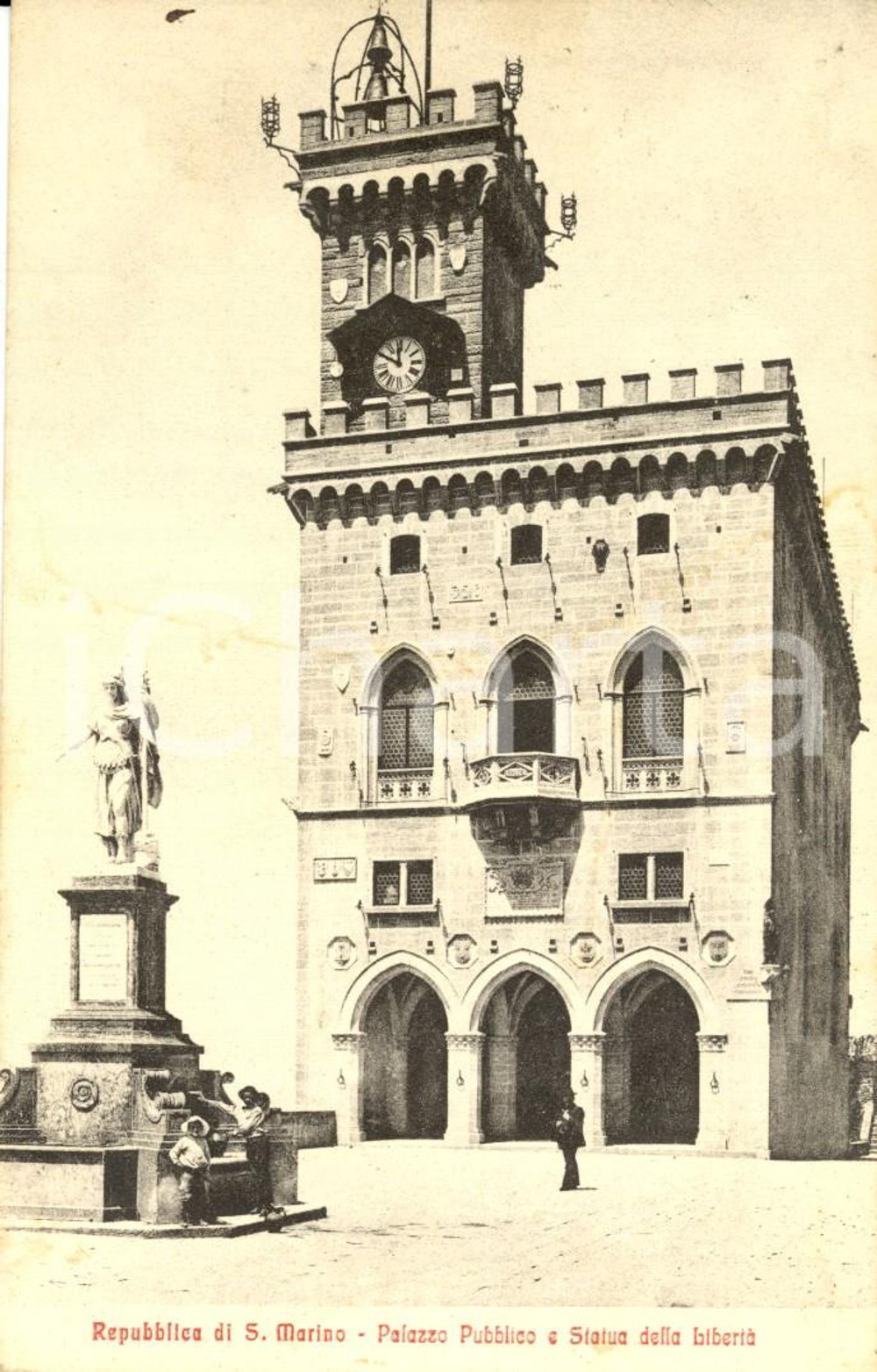 Cartolina originale da collezione 1910 REPUBBLICA SAN MARINO Palazzo pubblico e statua LIBERTA' *Cartolina FP VG 1
