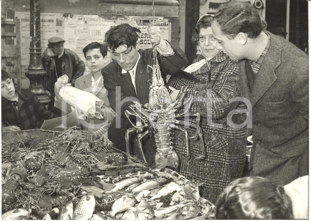 1955 ca NAPOLI Il mercato dell'aragosta per il pranzo di Natale - Foto 18x13