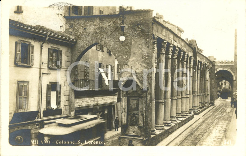 Cartolina originale da collezione 1919 MILANO Scorcio delle COLONNE di SAN LORENZO con tram Cartolina FP VG 1