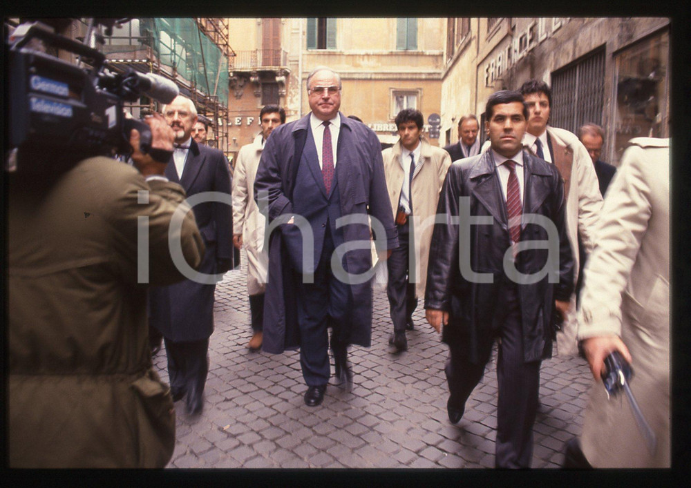 35mm vintage slide* 1990 ROMA Helmut KOHL passeggiata cancelliere tedesco CDU 2