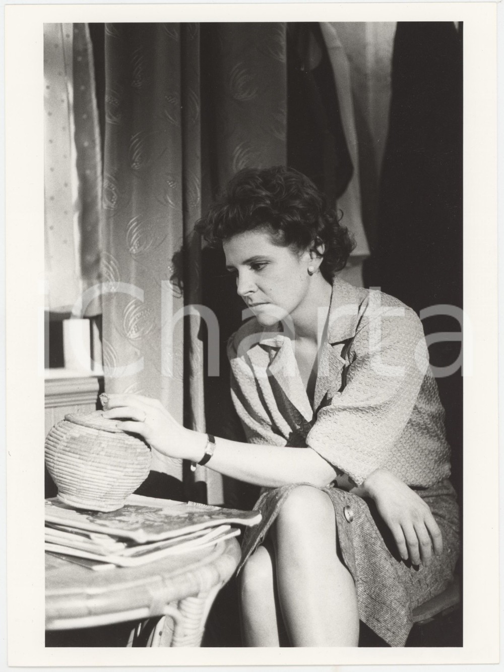 Fotografia d epoca originale 1985 RAI Un cappello pieno di pioggia Pamela VILLORESI Foto 18x24 cm 6 1