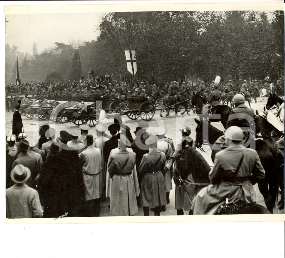 Fotografia d epoca originale 1935 ca MILANO Rassegna Militare per Genetliaco Vittorio Emanuele III Foto 1