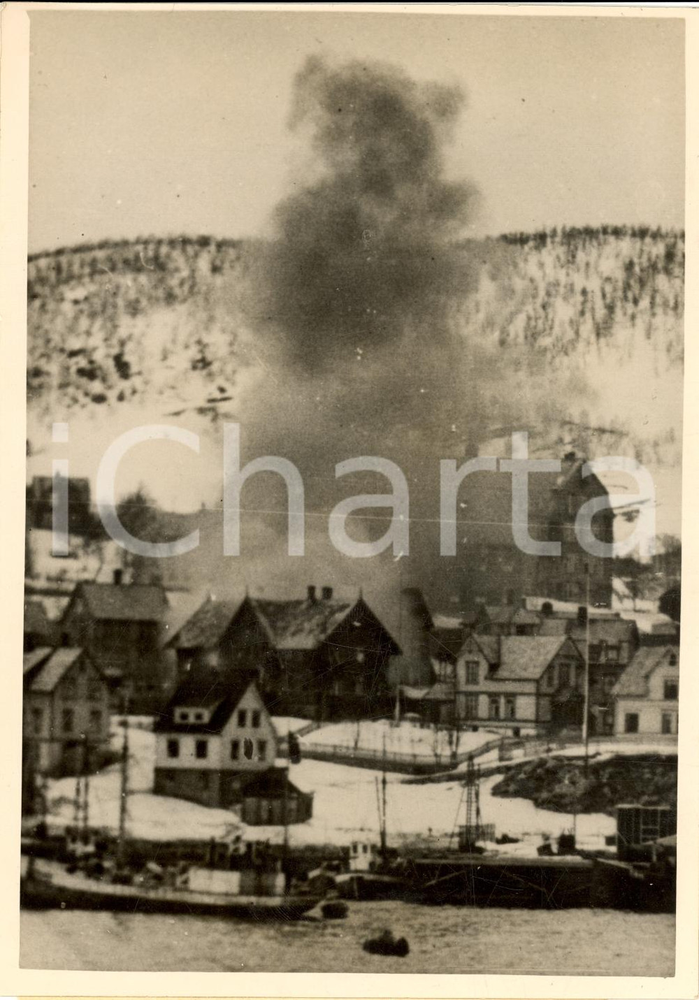 Fotografia d epoca originale 1940 WWII Harstad, Norway, air bombing, Op. WeserÃ¼bung 1