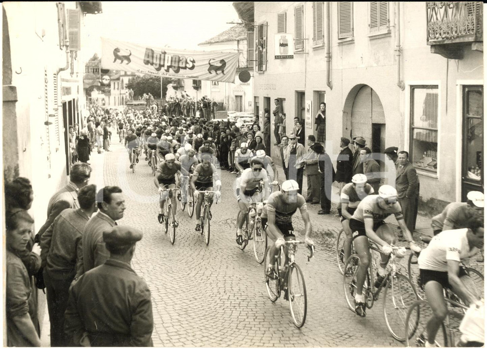 1954 CICLISMO GIRO D'ITALIA BESOLO (AT) Passaggio della corsa *Foto 18x13 cm