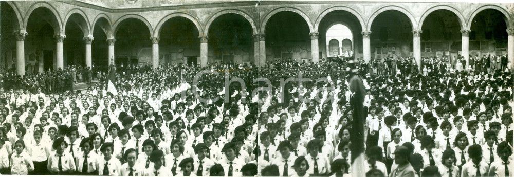 Fotografia d epoca originale 1936 MILANO Giovani Italiane commemorano XXIV MAGGIO al Castello Sforzesco Foto 1