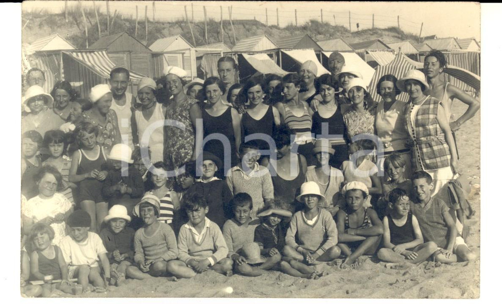 Fotografia d epoca originale 1930 ca AREA LIGURE Bambini in spiaggia durante colonia estiva Foto VINTAGE 1