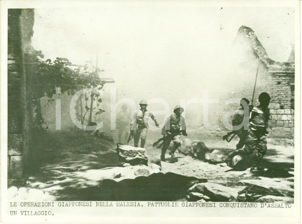 Fotografia d epoca originale 1942 MALESIA WWII Truppe giapponesi conquistano villaggio FOTOGRAFIA 1