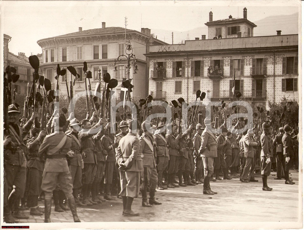 Fotografia d epoca originale 1931 Como Piazza Cavour Foto Camicie Nere MVSN Teruzzi 1