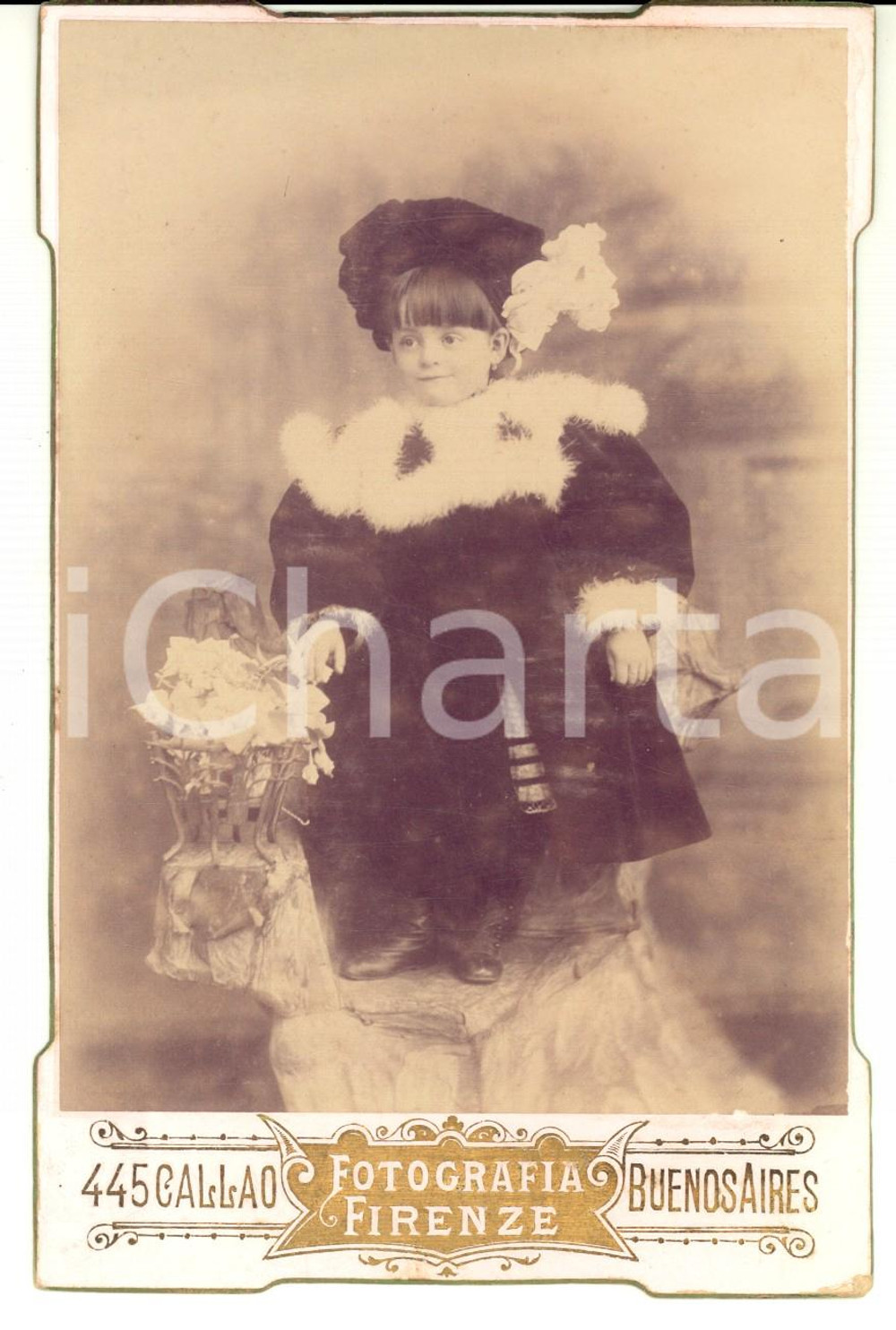 Fotografia d epoca originale 1910 ca BUENOS AIRES Bambina con cappotto bordato di pelliccia Foto FIRENZE 1