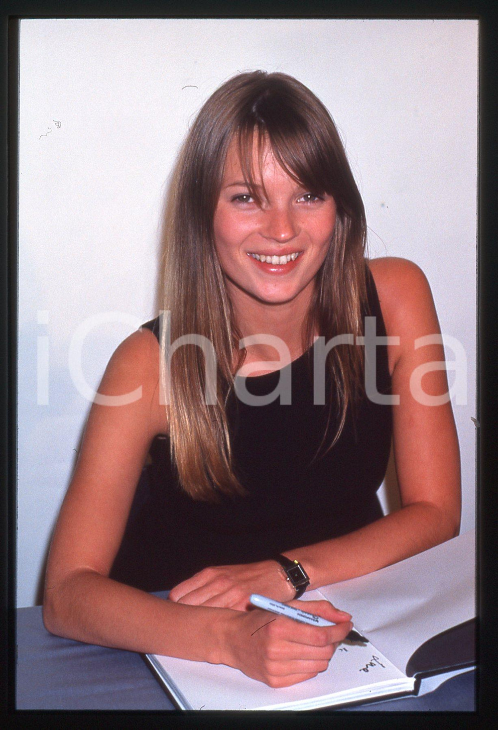 35mm vintage slide* 1995 COSTUME Kate MOSS presenta autobiografia "KATE" (2)