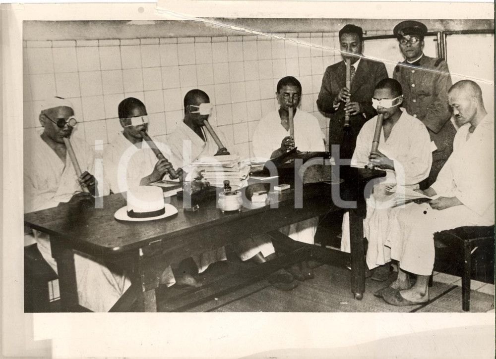 Fotografia d'epoca originale 1938 TOKYO Soldati ciechi suonano il flauto di bambÃ¹ 1