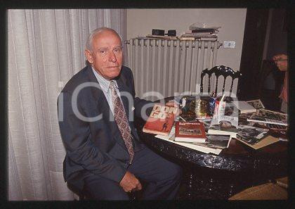 Fotografia d epoca originale Urbano LAZZARO  ITALY Partisan with a book DONGO 1993ca  35mm vintage slide 12 1