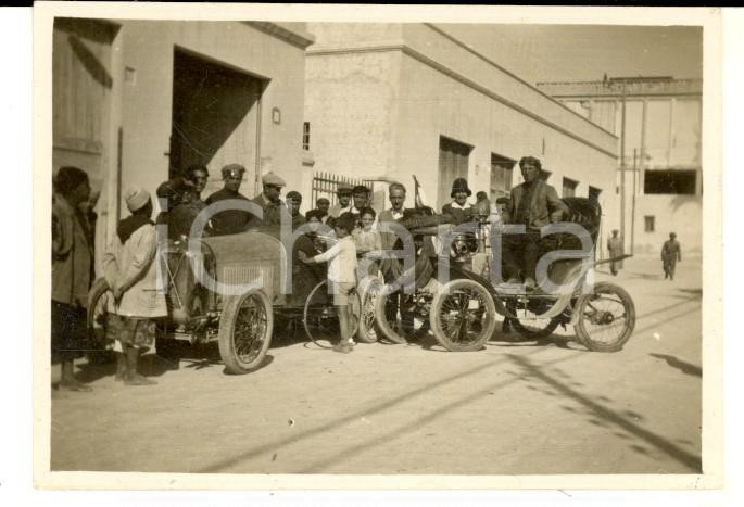 Fotografia d epoca originale 1928 Cimitero di TRIPOLI Italiani con auto del 1887 e BUGATTI nuova  Foto 8x6 1
