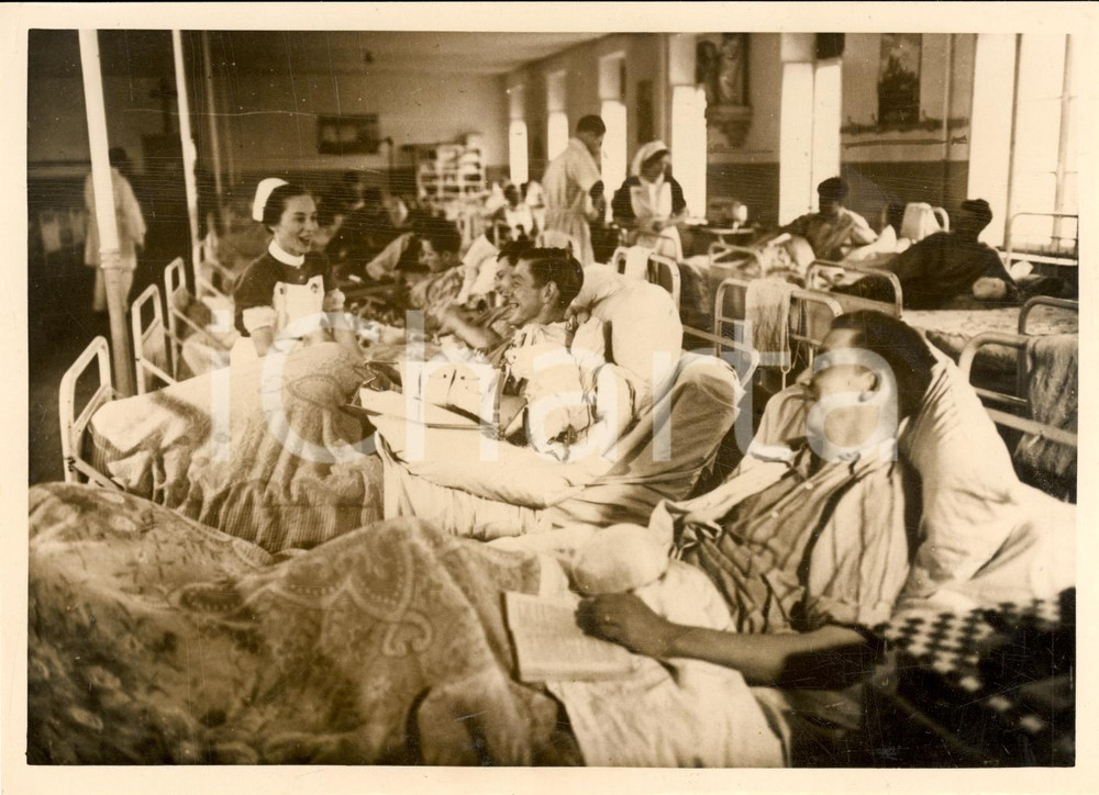 Fotografia d epoca originale 1940 HATFIELD WW2 Infermiere inglesi assistono feriti Fotografia 1