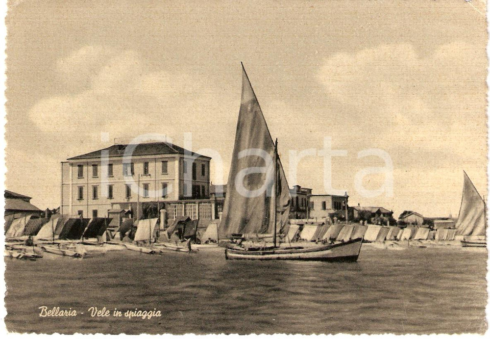 Cartolina originale da collezione 1952 BELLARIA IGEA MARINA (RN) Barche a vela a riva *Cartolina FG VG 1
