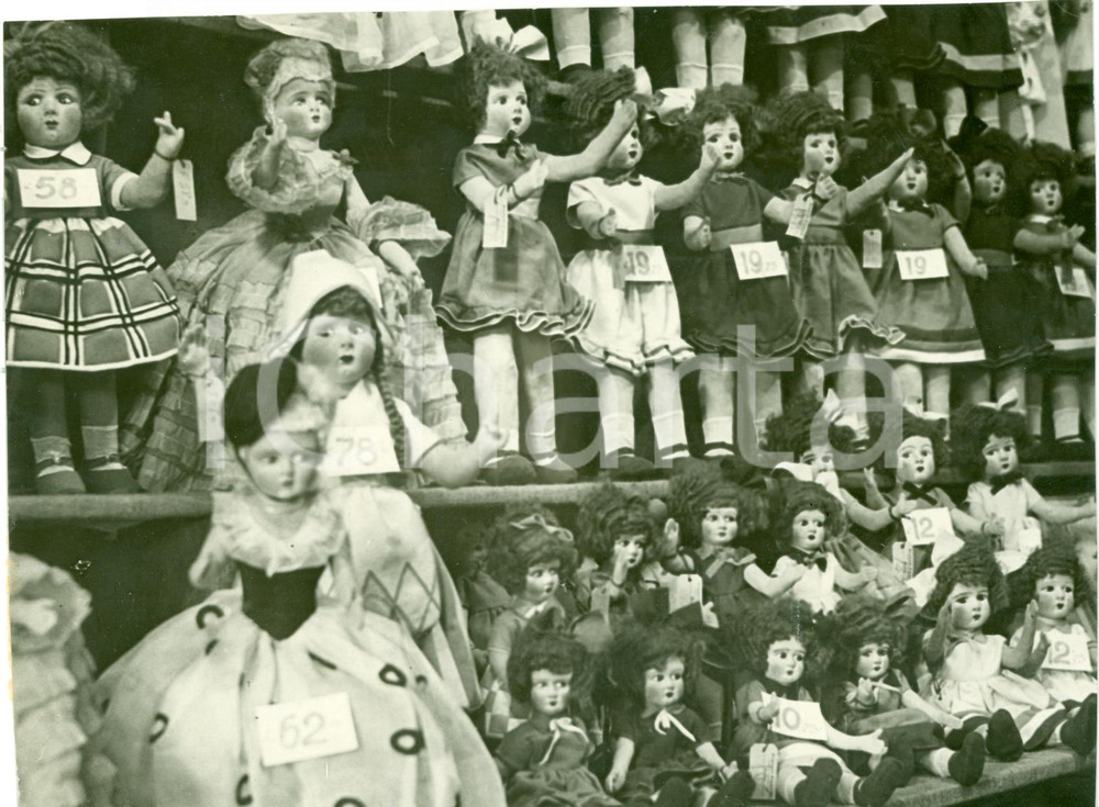 Fotografia d epoca originale 1931 MILANO Bambole di porcellana alla Mostra del GIOCATTOLO Fotografia 1