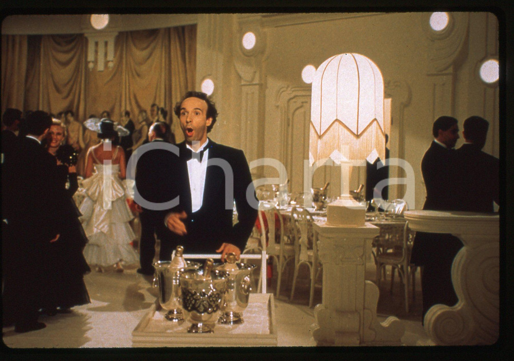 Fotografia d epoca originale 35mm vintage slide1997 LA VITA E  BELLA Roberto BENIGNI in una scena del film 4 1