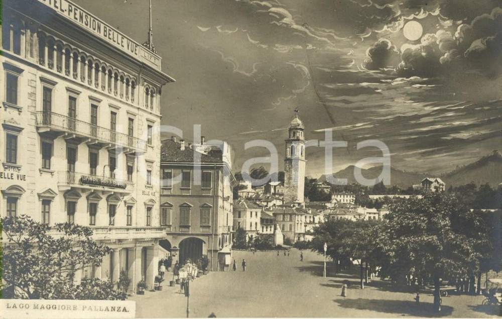 Cartolina originale da collezione 1930 ca VERBANIA PALLANZA Piazza con hotel BELLE VUE Cartolina ANIMATA FP NV 1