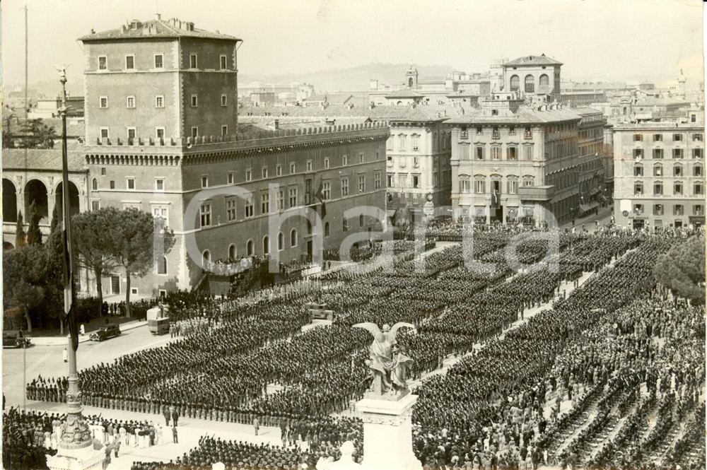 Fotografia d epoca originale 1930 ca ROMA Piazza VENEZIA Adunata Fasci Giovanili di Combattimento Fotografia 1