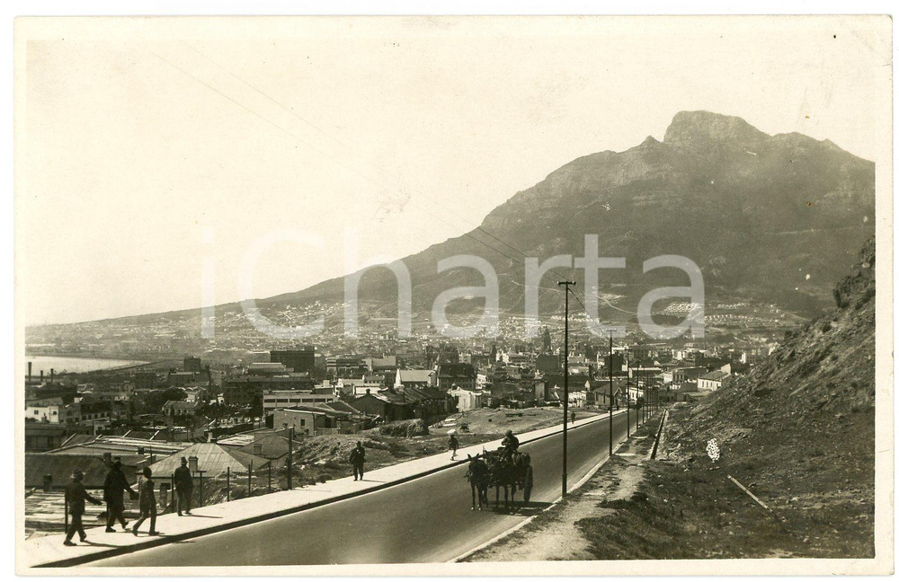1930 ca CAPE TOWN (SOUTH AFRICA) Panorama - Carriage *Photo Léopold GABRIEL 626 Fotografia originale d'epoca, in formato cartolina postale.FOTOGRAFO: L&eacute;opold Gabriel  GOOD/buono  Formato: 14x9 cm originale e autentica 1